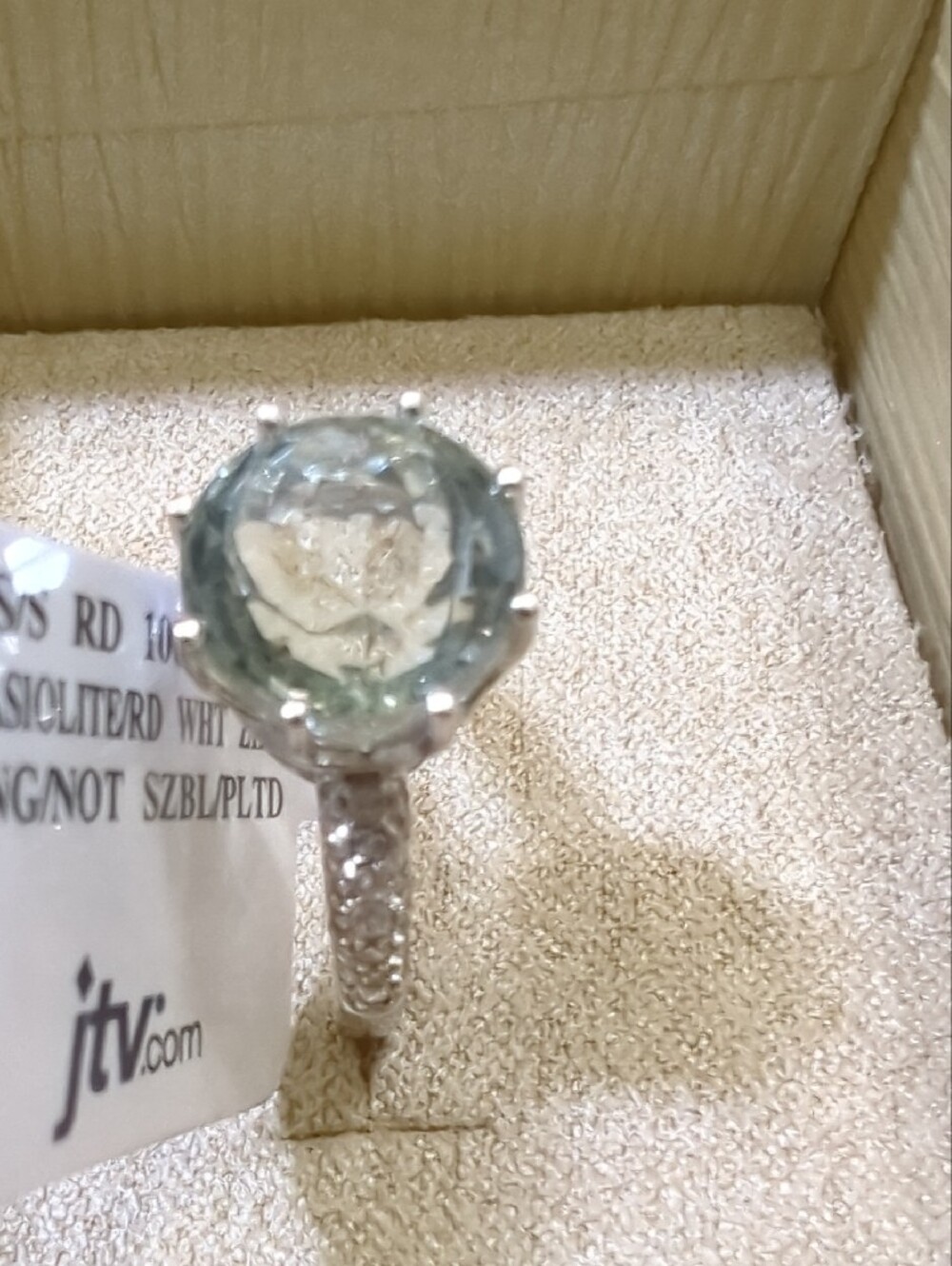 Unbranded Crystal Green Gemstone Cocktail Ring in Silver - Picture 2 of 4